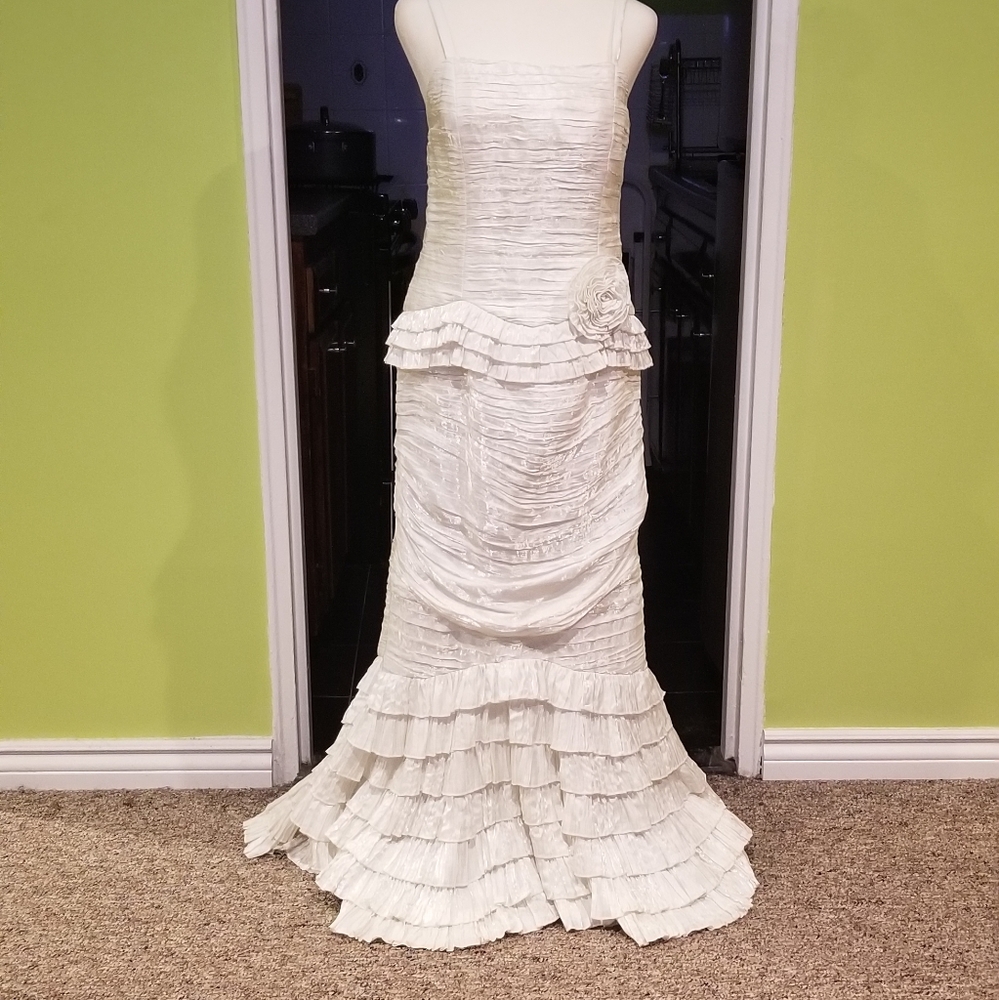 NWT Formal Dress With Ruching, Ruffles, And Jacket - Picture 4 of 10